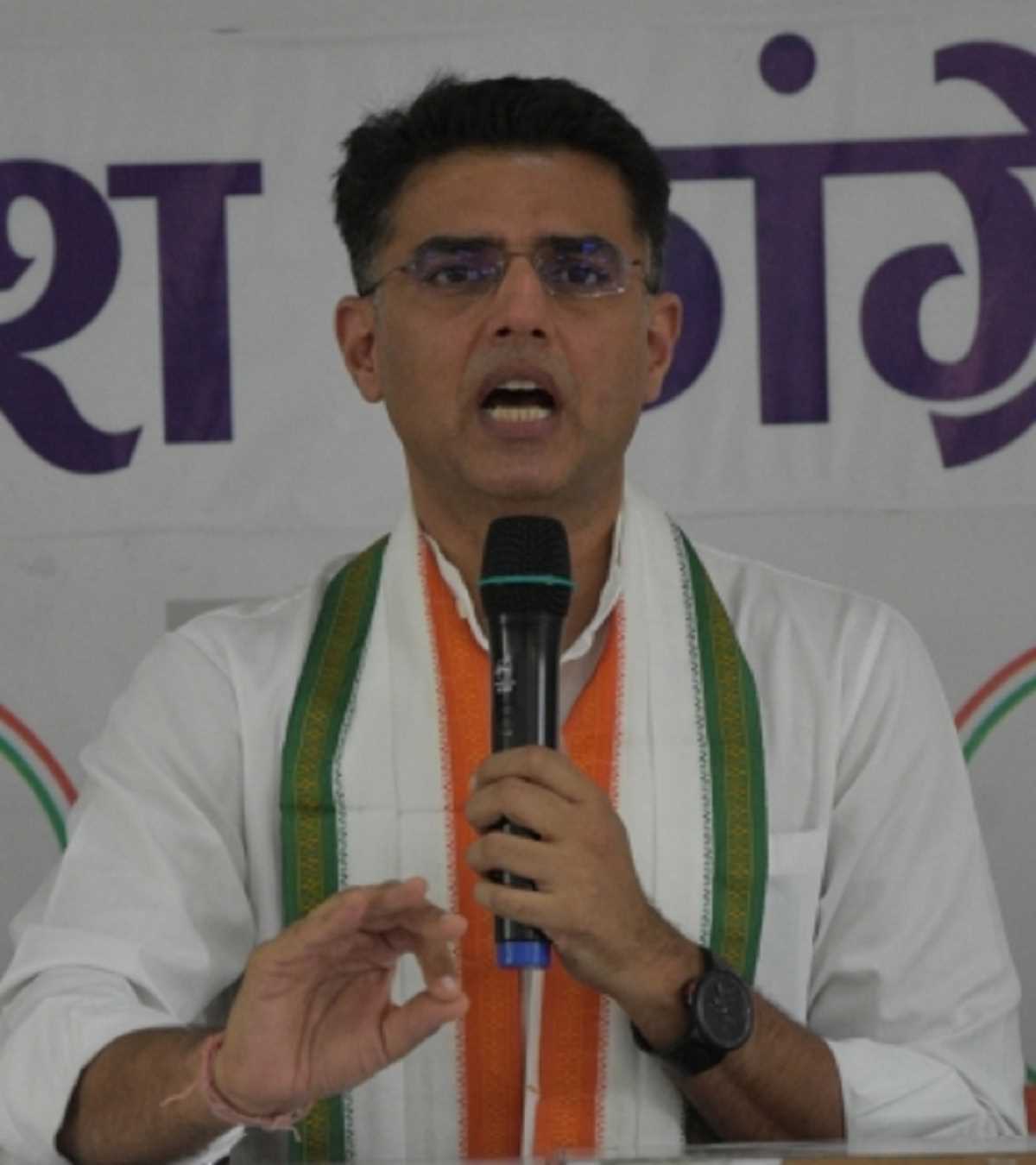 राजस्थान : अशोक चांदना ने अपने ऊपर जूते फेंके जाने पर सचिन पायलट पर साधा निशाना राजस्थान : अशोक चांदना ने अपने ऊपर जूते फेंके जाने पर सचिन पायलट पर साधा निशाना