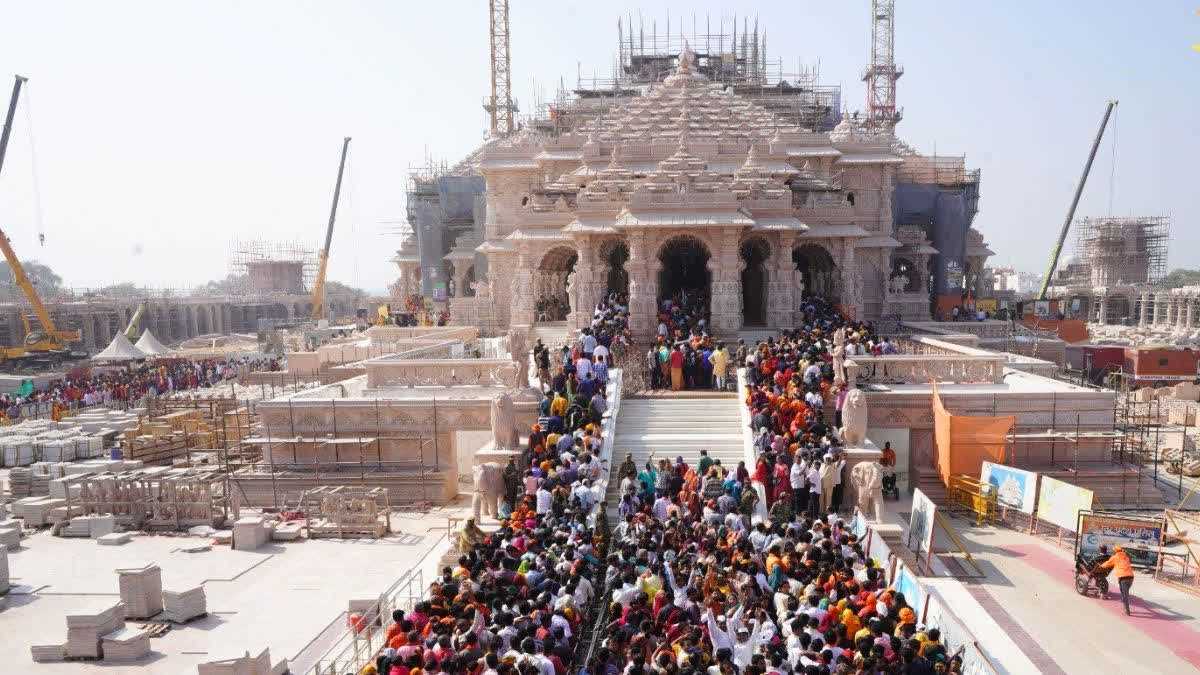 अयोध्या में श्रद्धालुओं का बसंत, आंकड़ा एक करोड़ के पार