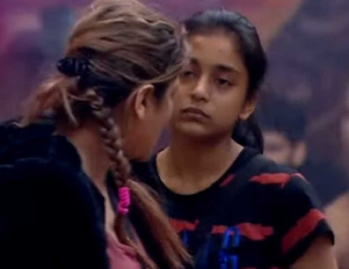 बिग बॉस 16: चाय को लेकर शो में अर्चना और सुंबुल के बीच हुई लड़ाई बिग बॉस 16: चाय को लेकर शो में अर्चना और सुंबुल के बीच हुई लड़ाई
