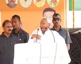 फिर फिसली नीतीश की जुबान, पीएम मोदी को एक बार फिर मुख्यमंत्री बनाने की अपील