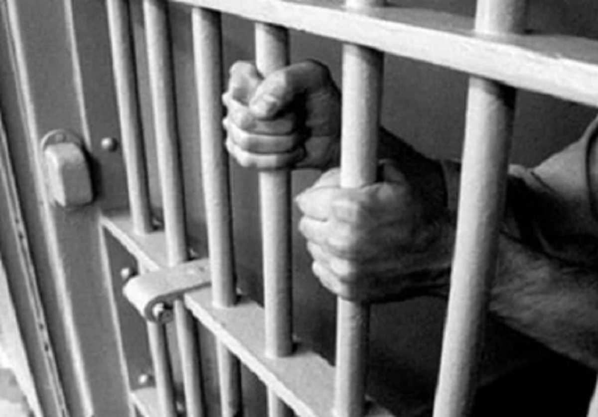 उत्तर प्रदेश में अब वीडियो कॉन्फ्रेंसिंग से पेश होंगे कैदी, कोर्ट नहीं लाए जाएंगे उत्तर प्रदेश में अब वीडियो कॉन्फ्रेंसिंग से पेश होंगे कैदी, कोर्ट नहीं लाए जाएंगे