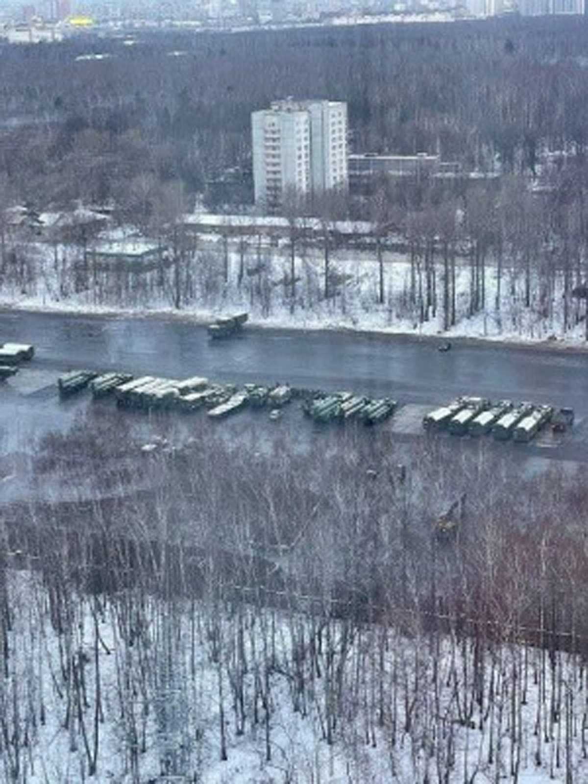 रूस ने मॉस्को के चारो और घातक एंटी-एयरक्राफ्ट सिस्टम तैनात किए रूस ने मॉस्को के चारो और घातक एंटी-एयरक्राफ्ट सिस्टम तैनात किए