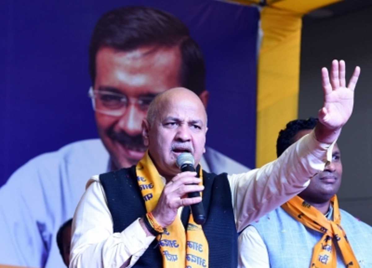 भाजपा ने दिल्ली को कूड़े का ढेर व आवारा पशुओं की राजधानी बना दिया : सिसोदिया