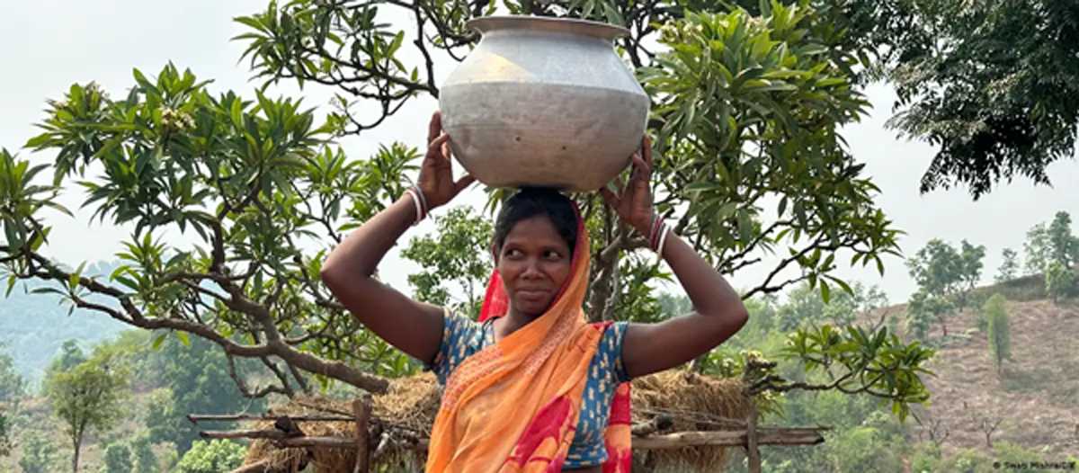 उस पानी से आप हाथ नहीं धोएंगे, जिसे इस गांव के लोग पीते हैं!