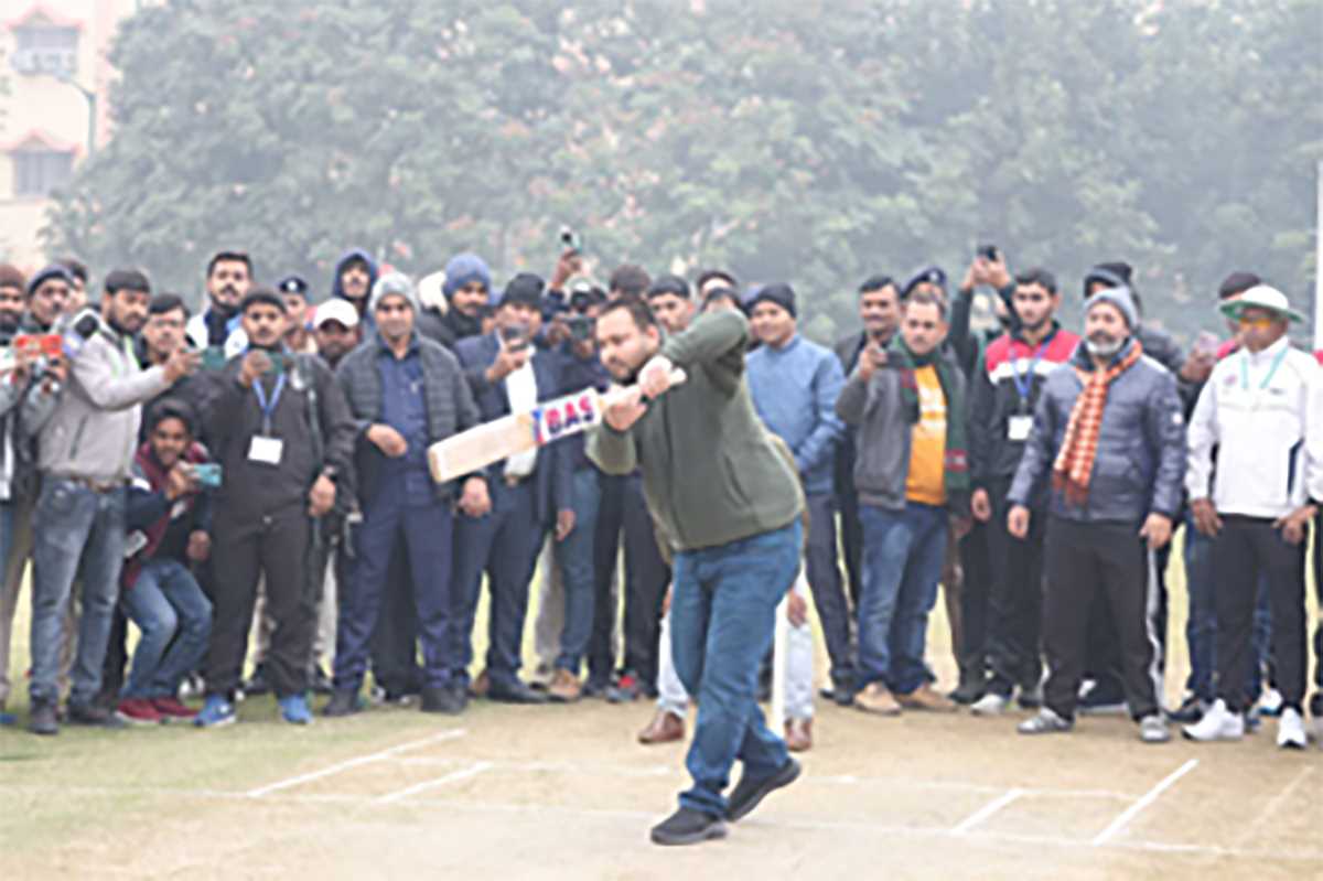 तेजस्वी का सहयोगी दलों पर तंज, कोई छक्का मारते रहे और एक तरफ से विकेट भी गिरे, यह ठीक नहीं