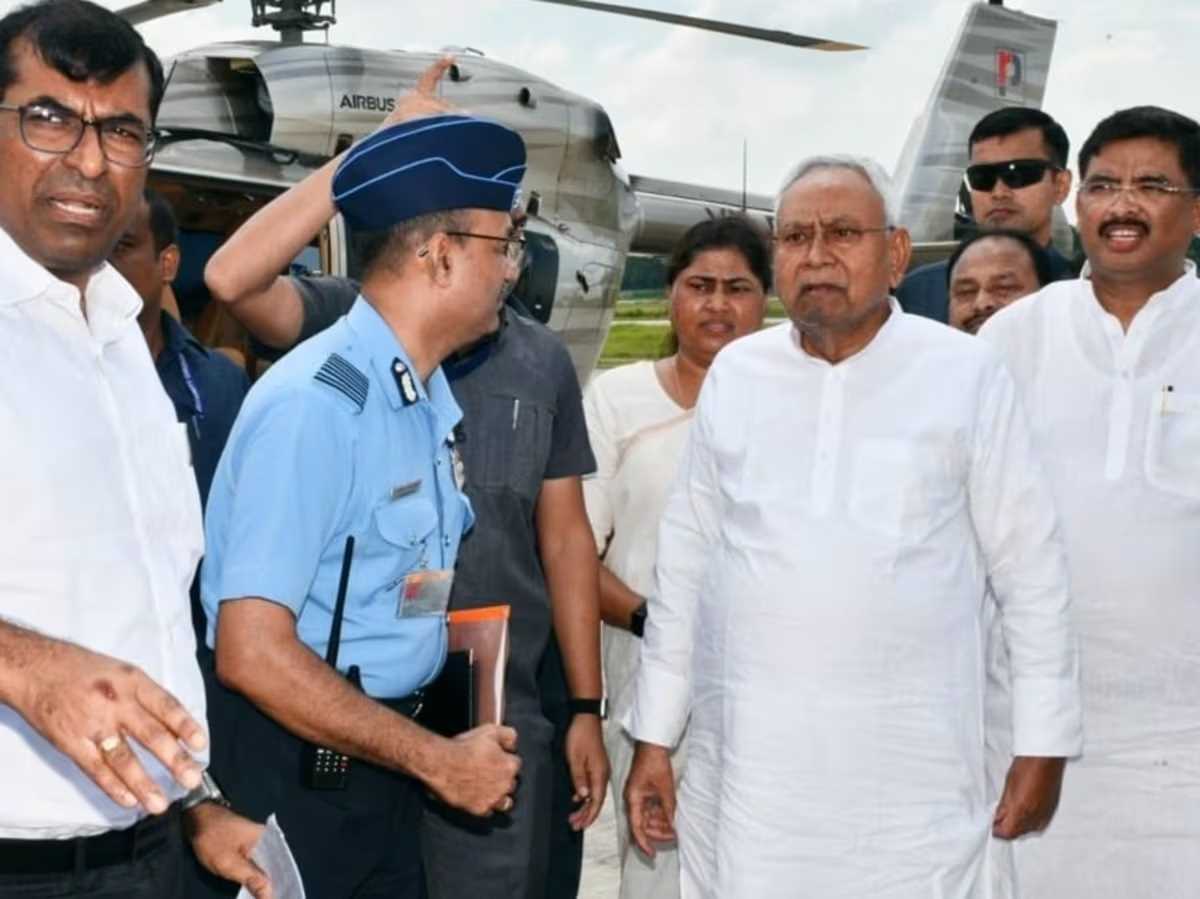 नीतीश ने की पूर्णिया में हवाई अड्डा निर्माण कार्य की समीक्षा