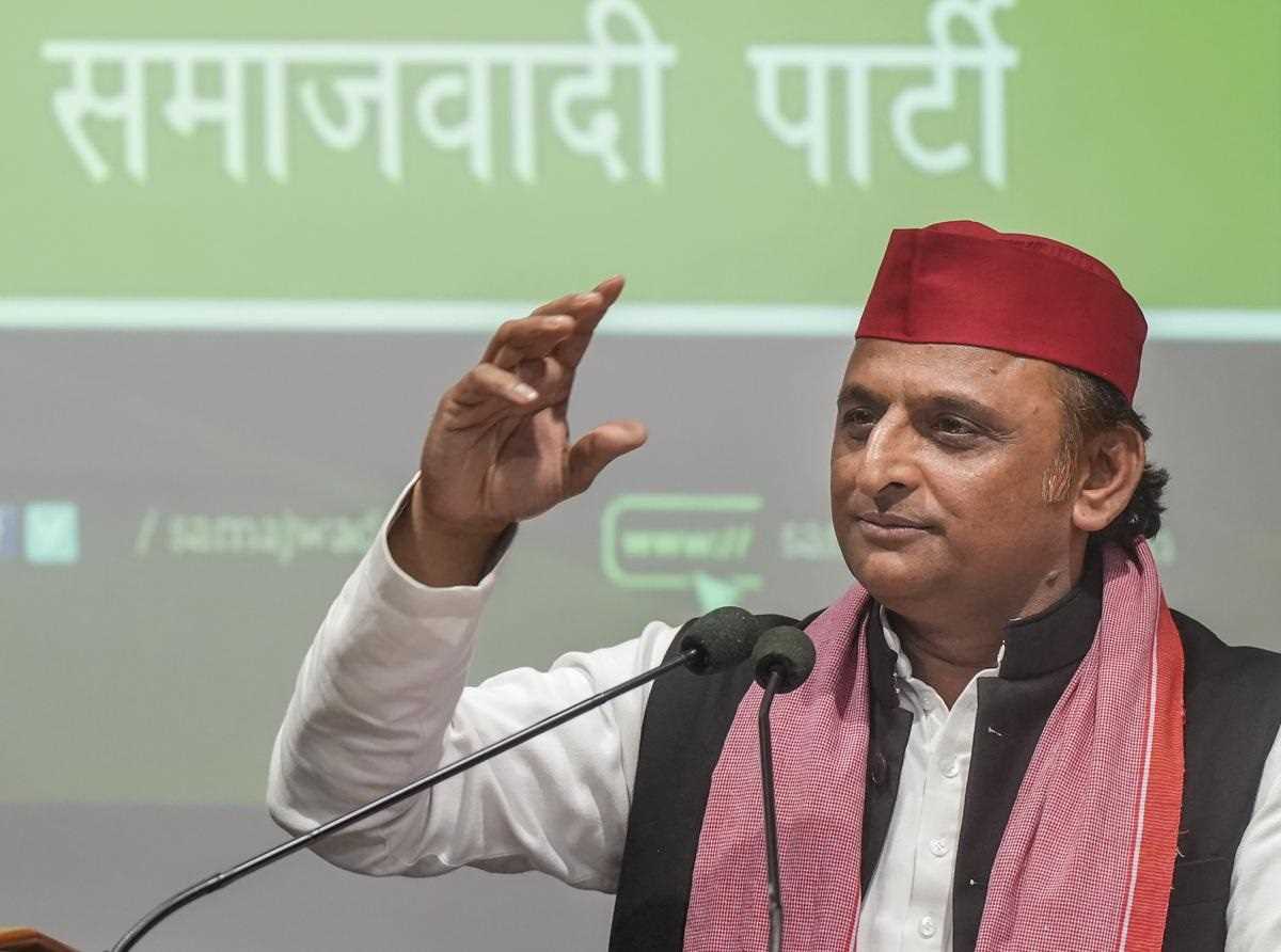 बाबा साहब का अपमान भाजपा की नकारात्मक मानसिकता का चरम बिंदु: अखिलेश यादव