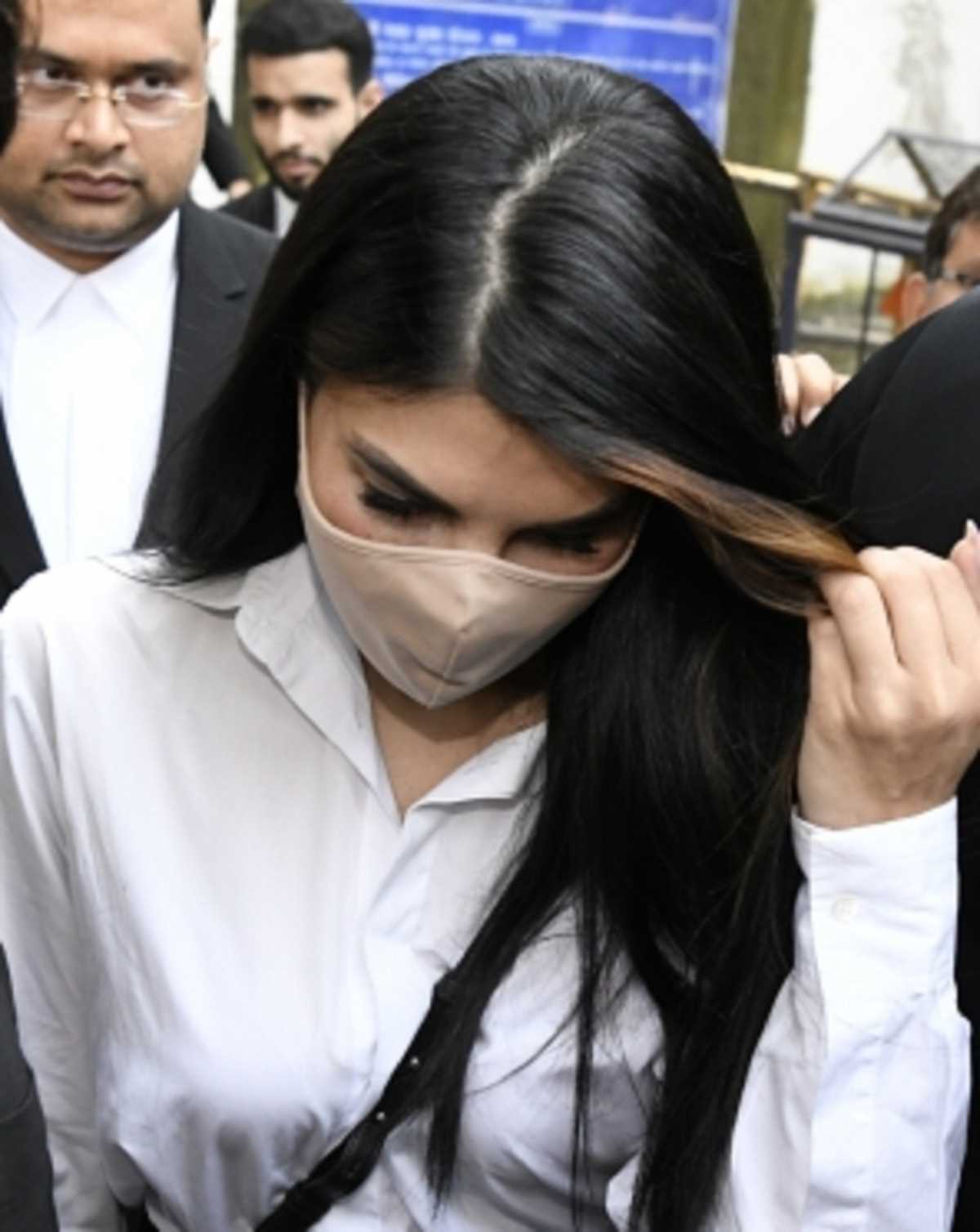 दिल्ली की पटियाला हाउस कोर्ट पहुंचीं जैकलीन फर्नांडिस, जमानत याचिका पर होगी सुनवाई