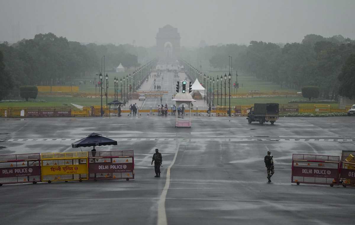 हल्की बारिश के बाद दिल्ली में न्यूनतम तापमान 24.5 डिग्री दर्ज