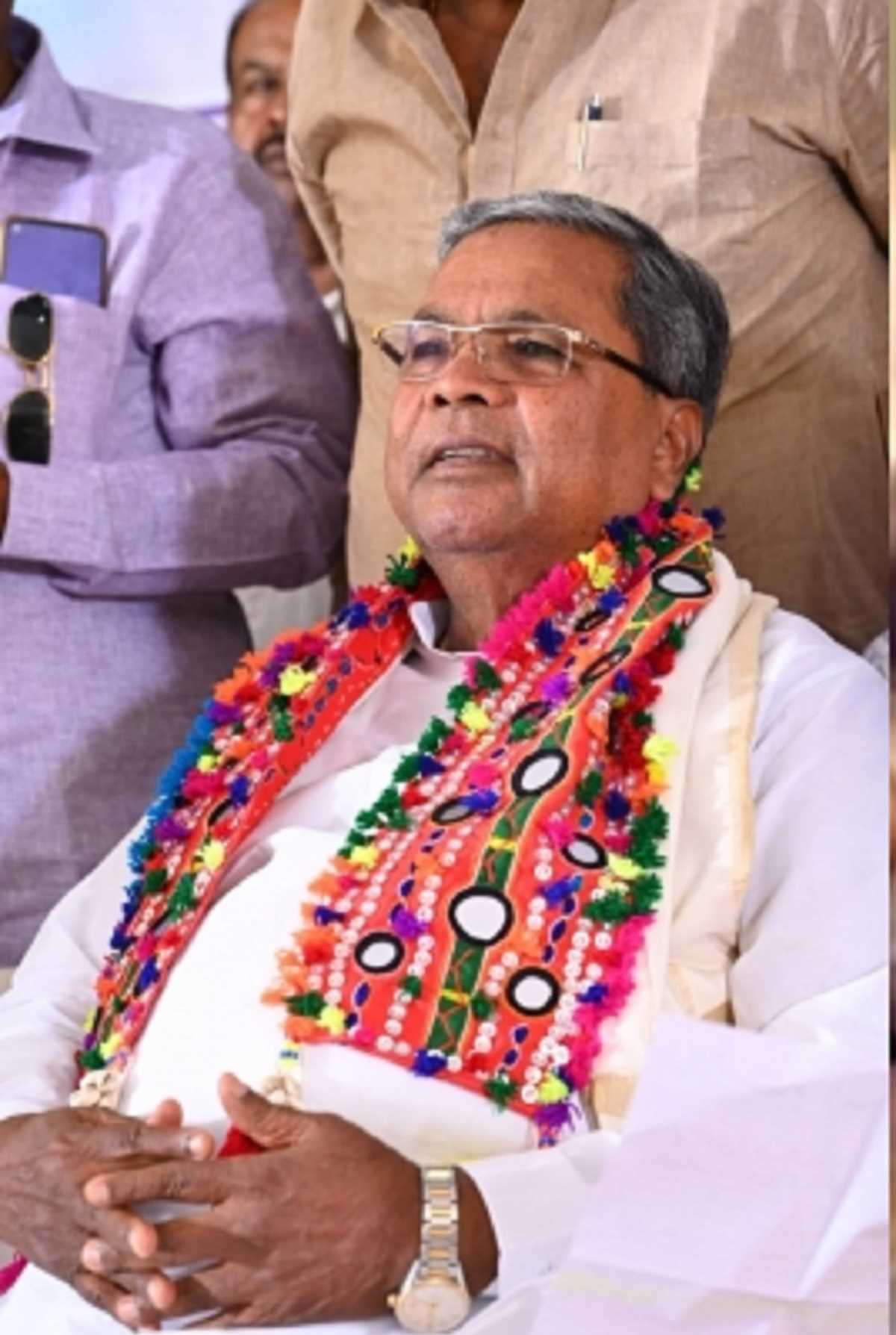 कर्नाटक के वरुणा विधानसभा क्षेत्र में चुनाव प्रचार ने लिया हिंसक रूप कर्नाटक के वरुणा विधानसभा क्षेत्र में चुनाव प्रचार ने लिया हिंसक रूप