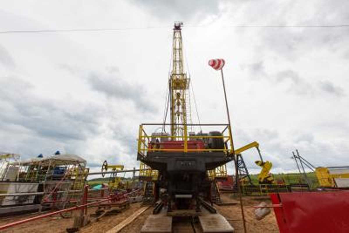 रूस ने पोलैंड को तेल आपूर्ति रोकी : पोलिश रिफाइनर