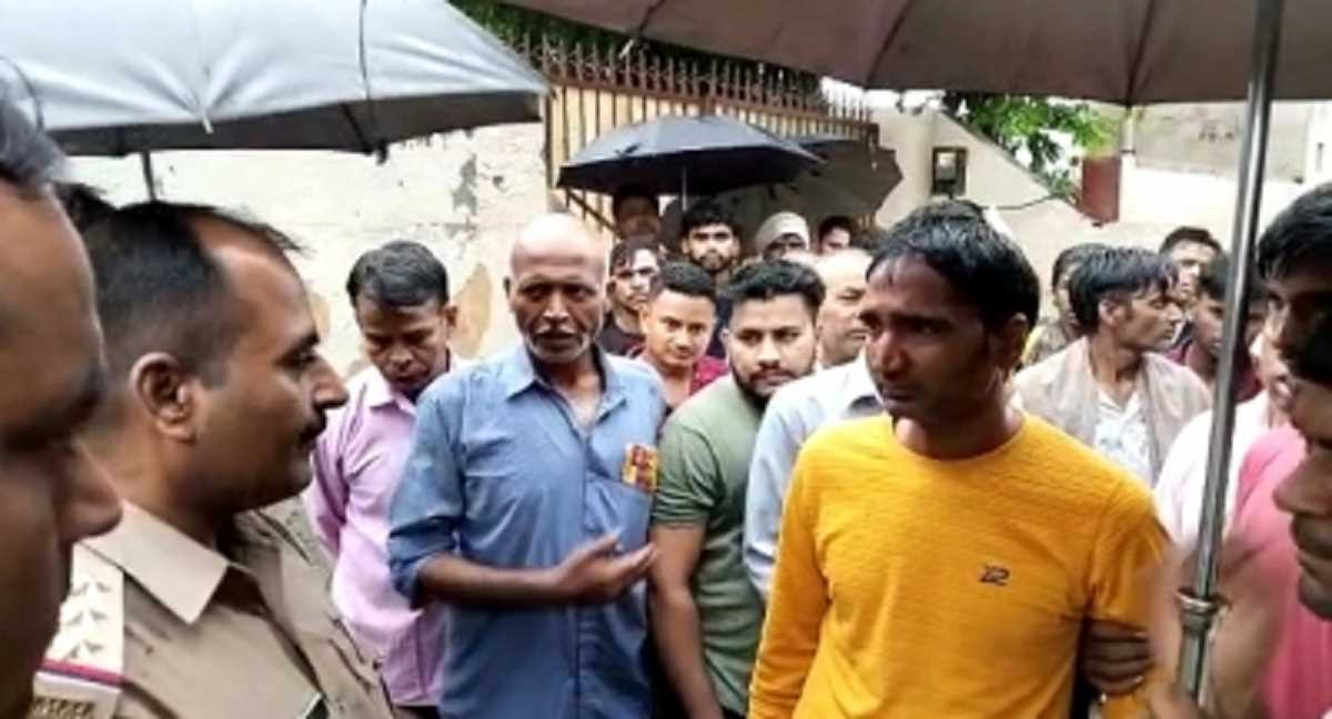 ग्रेटर नोएडा : शिक्षक ने 5वीं के छात्र को डंडे से पीटा, हुई मौत, एफआईआर दर्ज