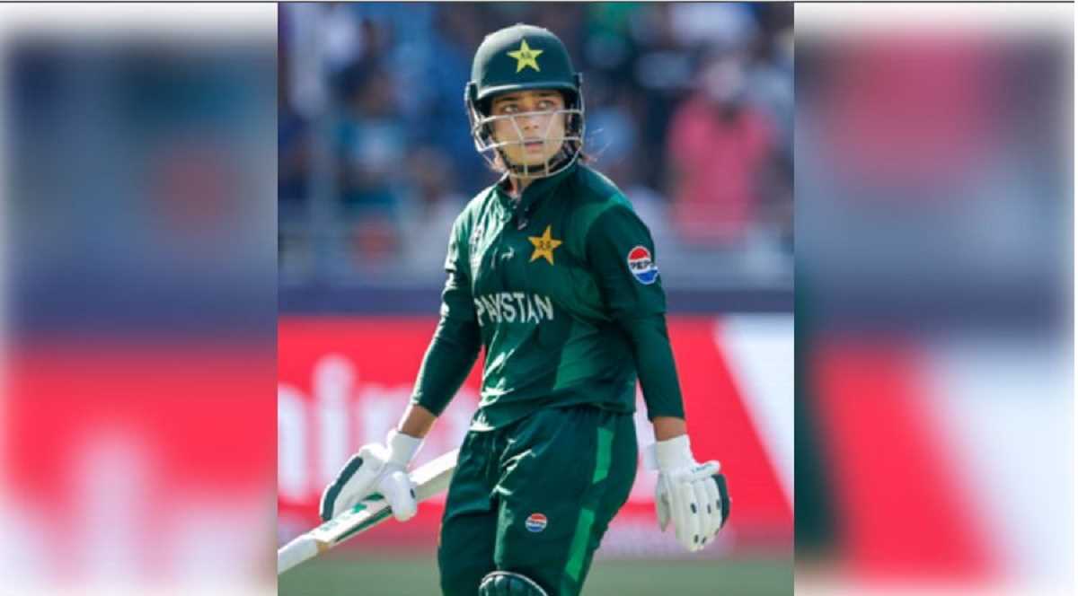 फातिमा सना के पिता का निधन, स्वदेश लौटेंगी पाक कप्तान