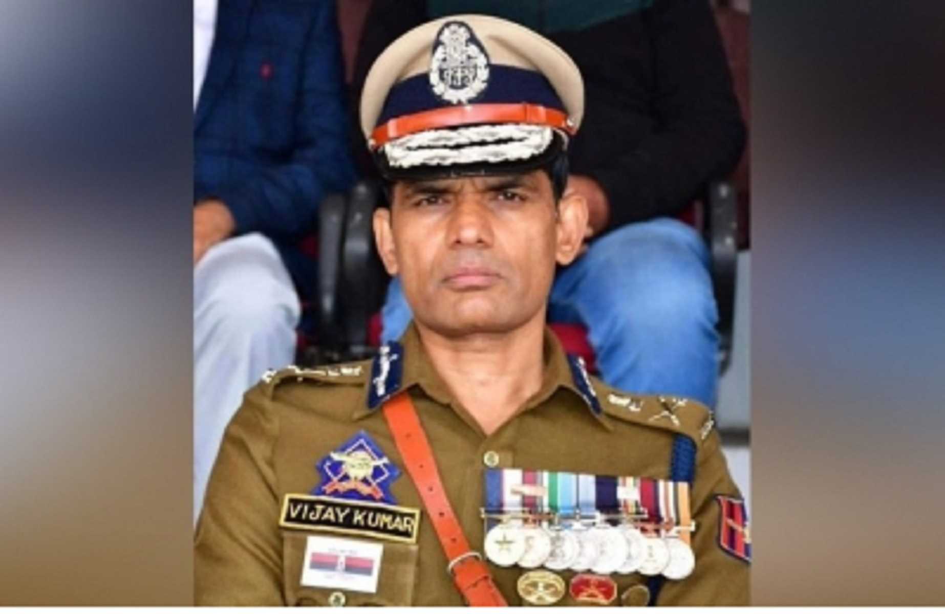 ADGP विजय कुमार ने अवंतीपोरा में की सुरक्षा को लेकर बैठक, आतंकियों से निपटने की रणनीति पर हुई चर्चा