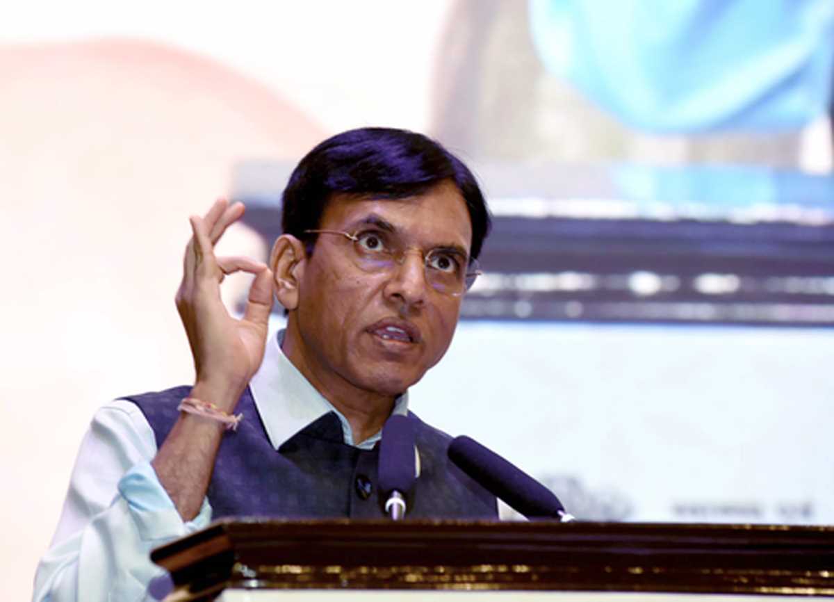 कांग्रेस ने स्वास्थ्य प्रणाली को बीमार बताया, मनसुख मंडाविया ने किया पलटवार