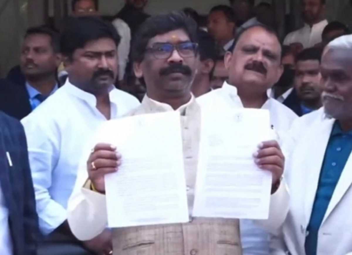 ईडी में पेशी से पहले बोले हेमंत सोरेन, सरकार को अस्थिर करने का है षड्यंत्र