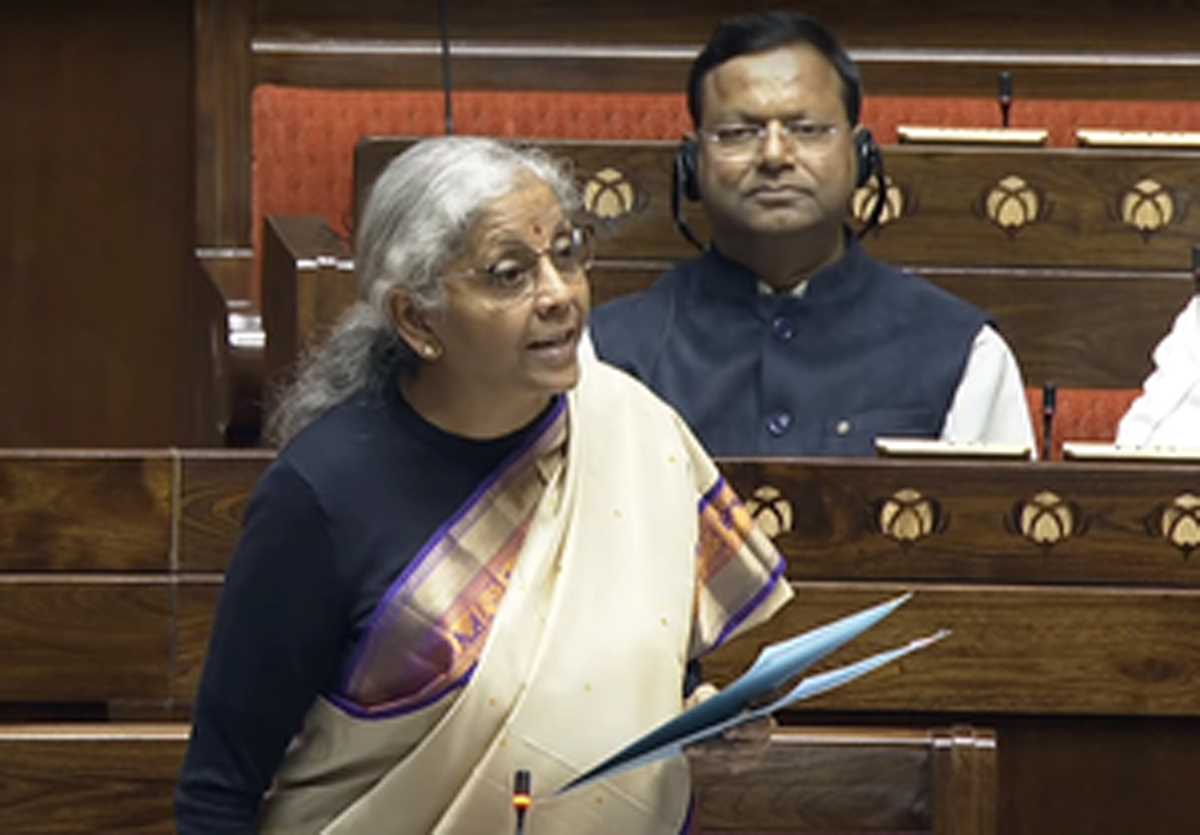 मोदी सरकार के श्वेत पत्र में यूपीए के 15 घोटालों का जिक्र, टू-जी से लेकर हाउसिंग सोसायटी में गड़बड़ियों का दिया ब्योरा