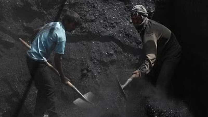 झारखंड में कोयले की कमी नहीं, लेकिन बिजली खरीदने के पैसे नहीं