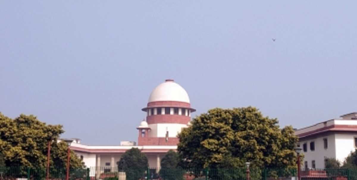 अध्यादेश विवाद : दिल्ली सरकार की याचिका 5 जजों की संविधान पीठ के पास अध्यादेश विवाद : दिल्ली सरकार की याचिका 5 जजों की संविधान पीठ के पास