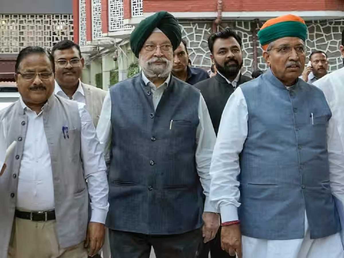 भाजपा नेताओं ने चुनाव आयोग से की प्रियंका गांधी की शिकायत, धार्मिक भावनाओं को आहत करने का लगाया आरोप