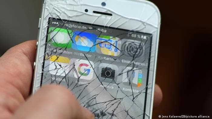 स्मार्टफोन की मरम्मत करना मुश्किल क्यों है