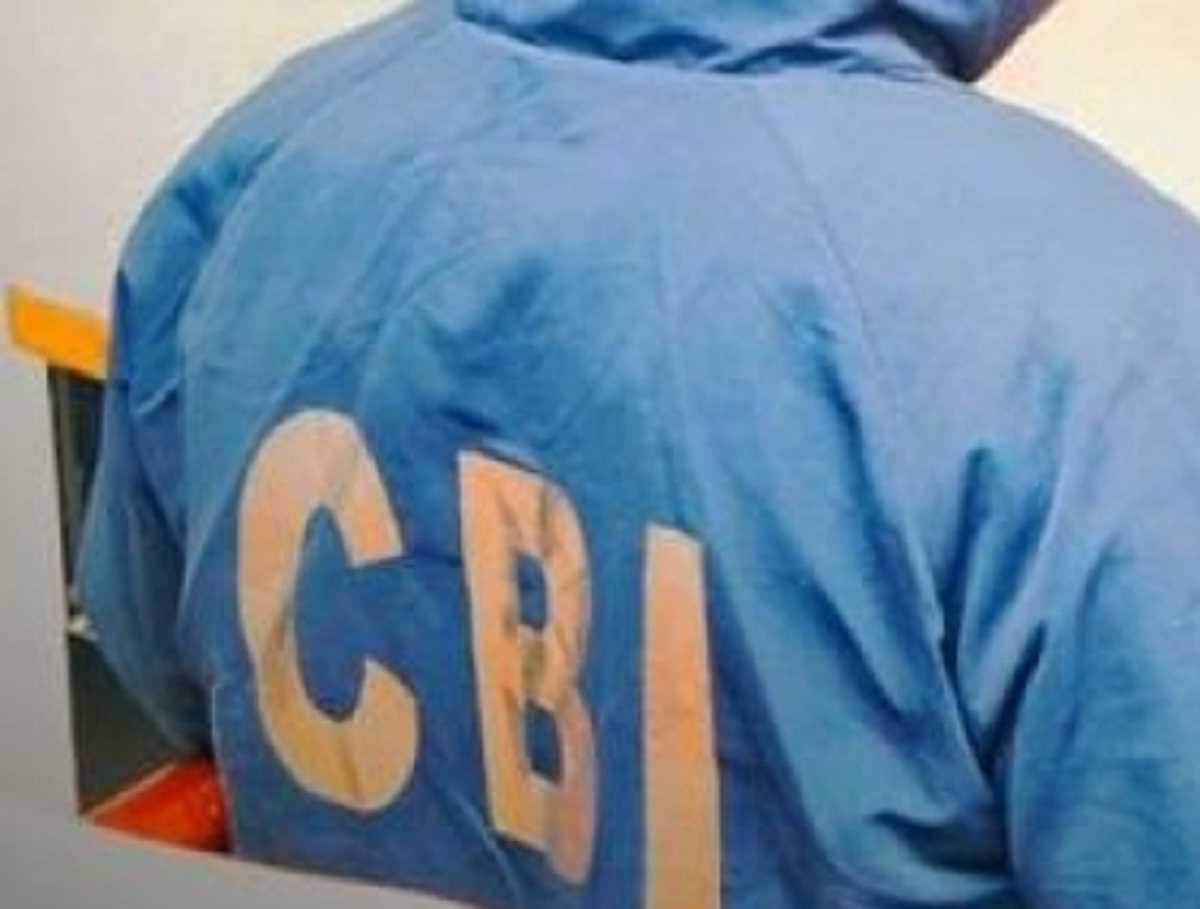 भर्ती पेपर लीक मामले में सीबीआई ने जम्मू-कश्मीर में 13 जगहों पर मारे छापे भर्ती पेपर लीक मामले में सीबीआई ने जम्मू-कश्मीर में 13 जगहों पर मारे छापे