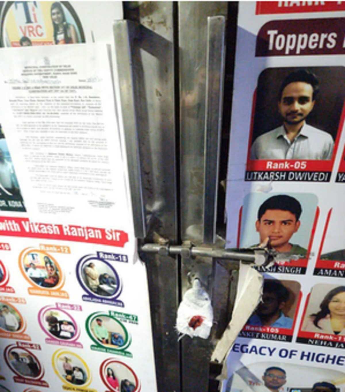 दिल्ली मेयर के आदेश पर 13 कोचिंग सेंटर सील, अन्य की जांच जारी दिल्ली मेयर के आदेश पर 13 कोचिंग सेंटर सील, अन्य की जांच जारी