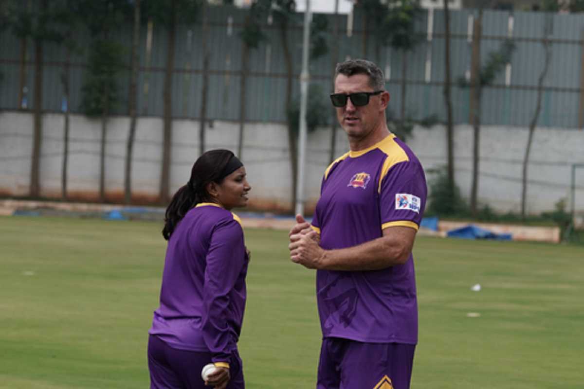 कोच जॉन लुईस ने यूपी वारियर्स के साथ ऑफ-सीजन कैंप की समीक्षा की