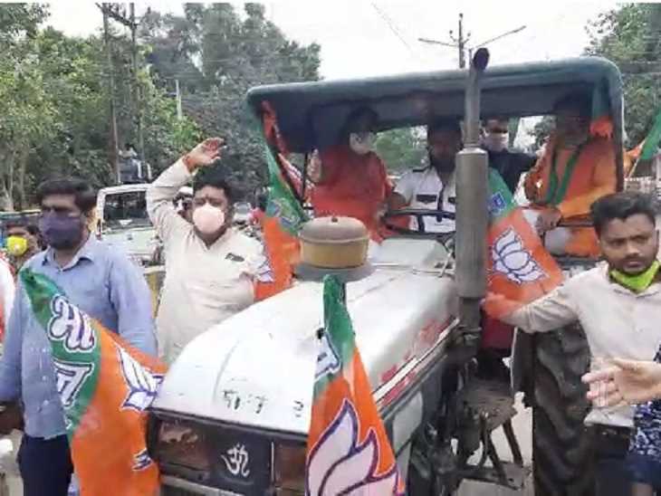 रायपुर के बूढ़ा तालाब और बिलासपुर के बिल्हा में भाजपा का धरना प्रदर्शन; प्रदेश कांग्रेस अध्यक्ष मोहन मरकाम बोले- घड़ियाली आंसू बहा रही भाजपा रायपुर के बूढ़ा तालाब और बिलासपुर के बिल्हा में भाजपा का धरना प्रदर्शन; प्रदेश कांग्रेस अध्यक्ष मोहन मरकाम बोले- घड़ियाली आंसू बहा रही भाजपा
