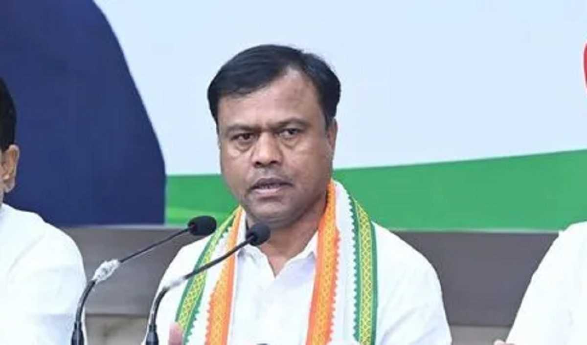 छत्तीसगढ़ में आदिवासी मुख्यमंत्री होने के बावजूद सुरक्षित नहीं है आदिवासी : कांग्रेस