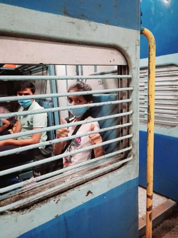 गुवाहाटी एक्सप्रेस के पटरी से उतरने के बाद रूट पर ट्रेनों की आवाजाही फिर से हुई बहाल