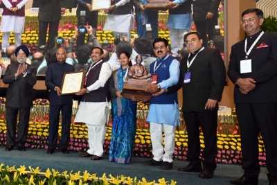 वार्षिक स्वच्छता सर्वेक्षण के अनुसार ये हैं देश के सबसे स्वच्छ शहर, राष्ट्रपति ने दिया पुरस्कार