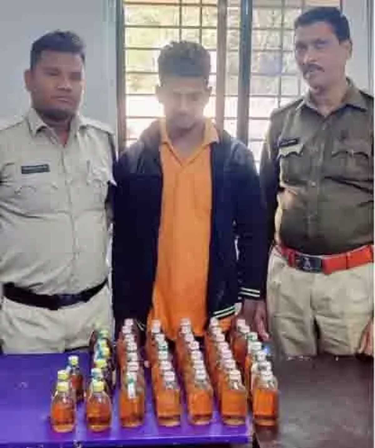 45 पौवा शराब के साथ एक आरोपी गिरफ्तार