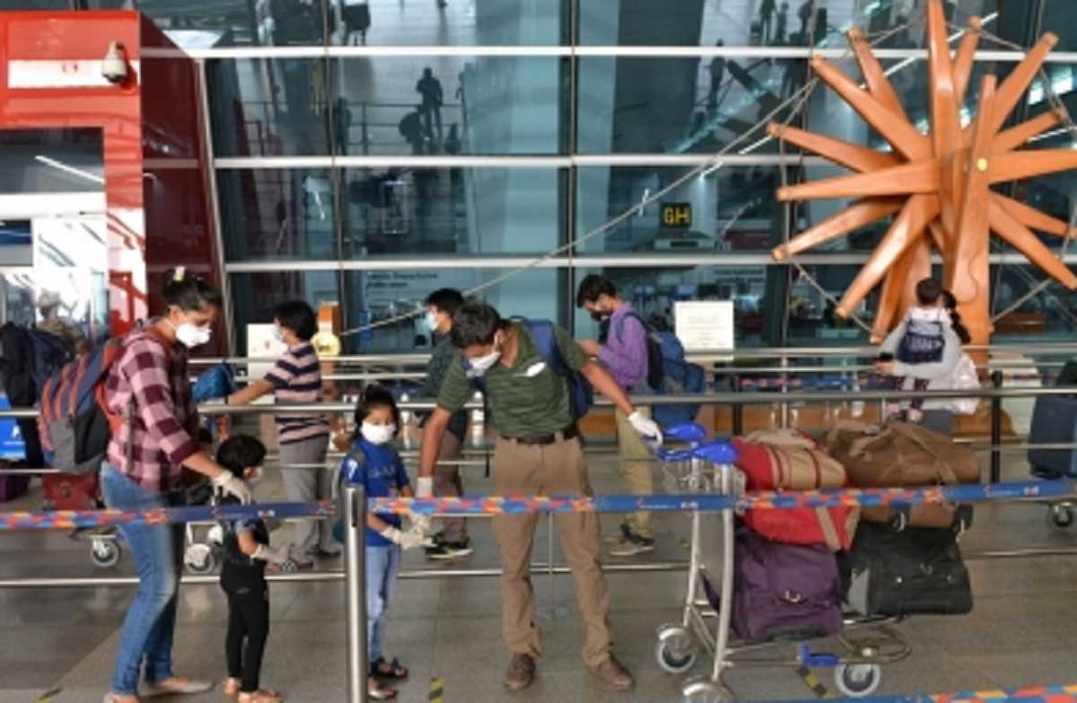 भारत ने चीन समेत पांच अन्य देशों के यात्रियों के प्रस्थान से पहले अनिवार्य किया आरटी-पीसीआर परीक्षण