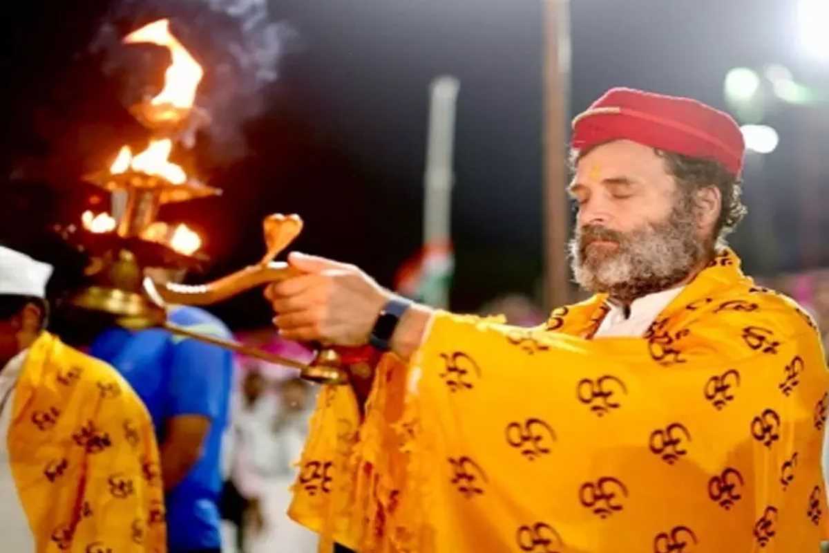 राहुल और प्रियंका ने की नर्मदा आरती राहुल और प्रियंका ने की नर्मदा आरती