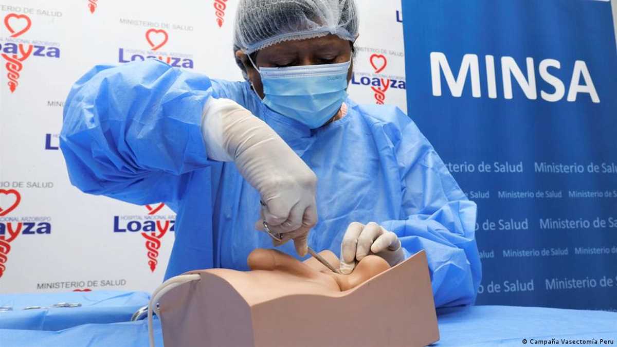 गर्भपात के अधिकार के छिन जाने के बाद पुरुष करा रहे नसबंदी