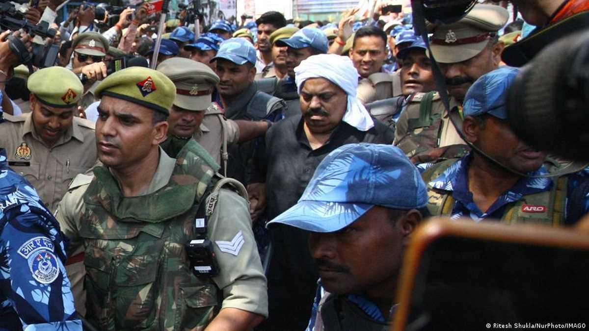 उत्तर प्रदेश में आधे विधायकों के खिलाफ दर्ज हैं आपराधिक मामले