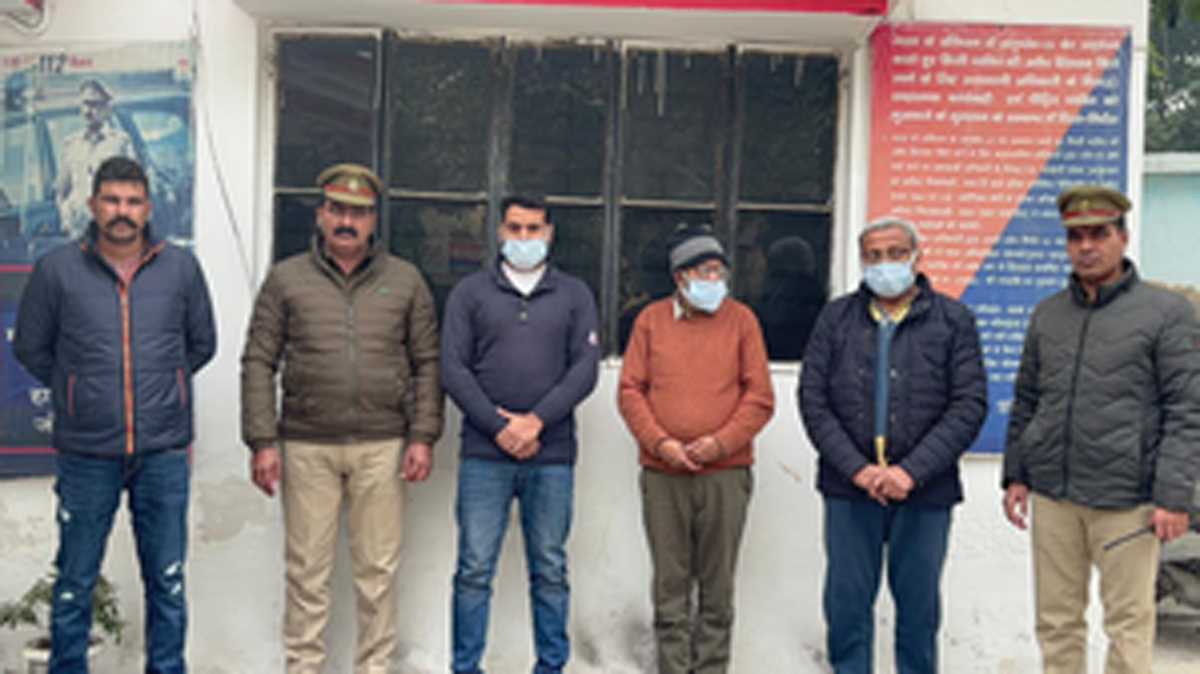 प्लॉट को फर्जी दस्तावेज बनाकर 6.12 करोड़ में बेचा, तीन गिरफ्तार, 1.36 करोड़ फ्रीज