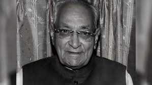 संगम में मंत्रोच्चार के साथ विसर्जित हुई मोतीलाल वोरा की अस्थियां