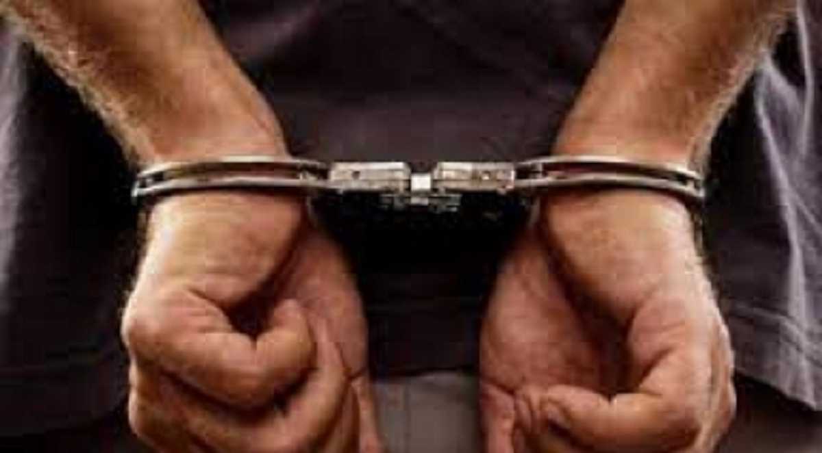 माघ मेले में धर्म परिवर्तन की साजिश:हिंदू-मुस्लिम धर्म से जुड़ी 204 पुस्तकों के साथ तीन अरेस्ट; अबू धाबी ​​​​​​​से है कनेक्शन