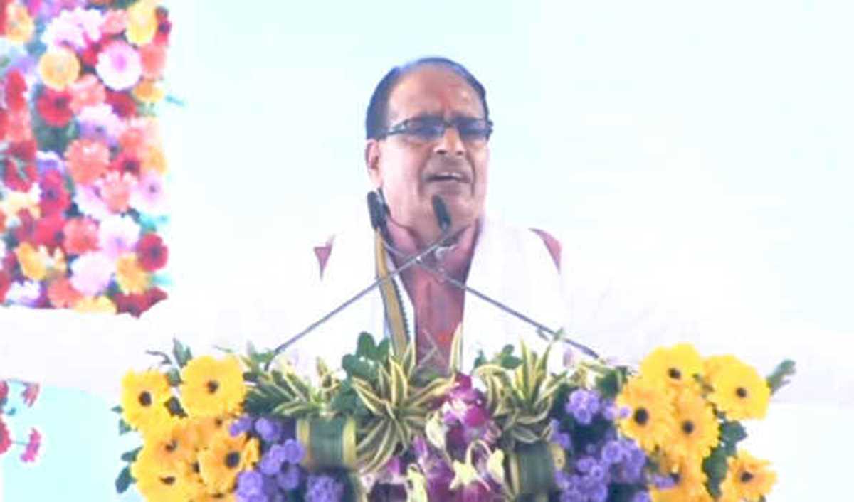 हितग्राहियों के चेहरे में प्रसन्नता के भाव देख कर मेरा रोम-रोम प्रसन्न : शिवराज