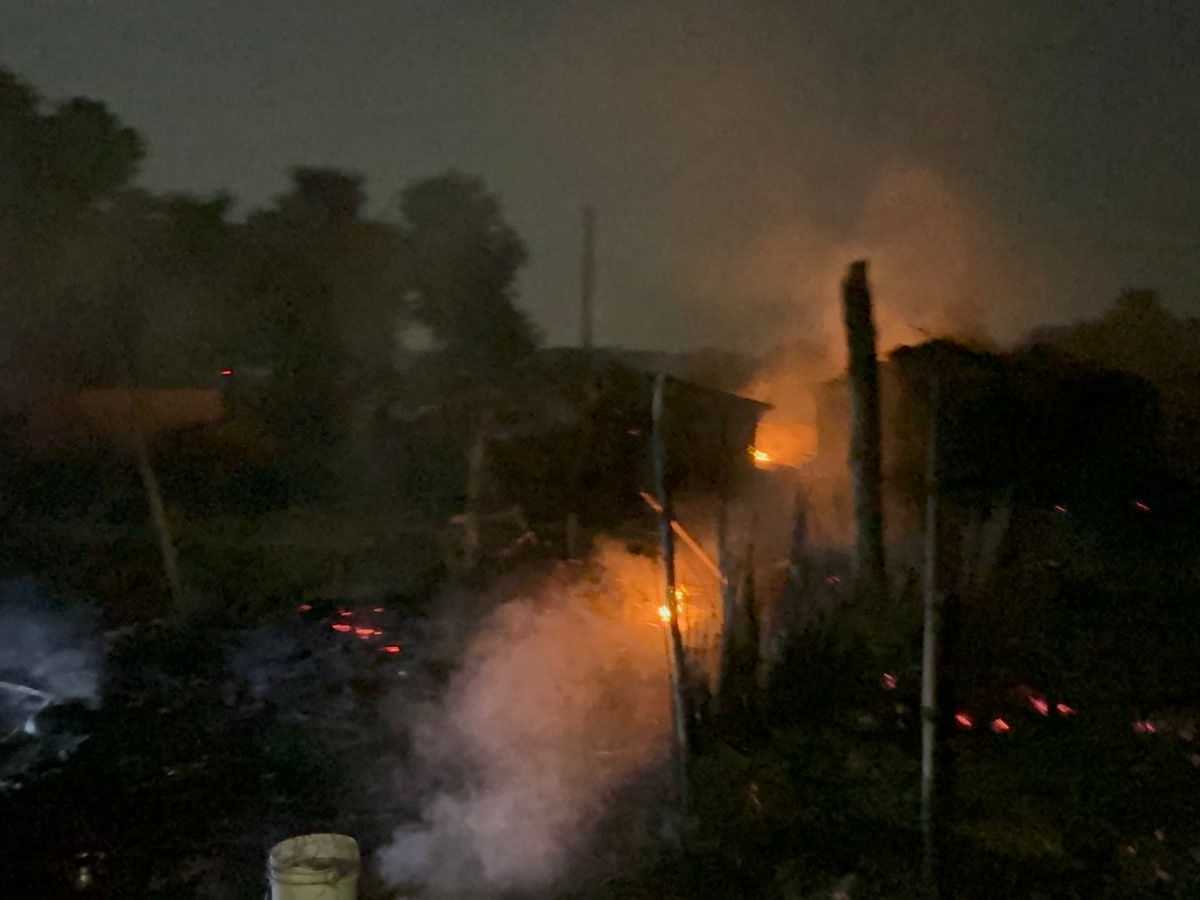 नवादा में दबंगों ने दलित बस्ती के 21 घरों में लगाई आग, 10 गिरफ्तार