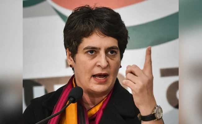संसद का शीतकालीन सत्र नहीं होने पर प्रियंका गांधी ने सरकार पर साधा निशाना