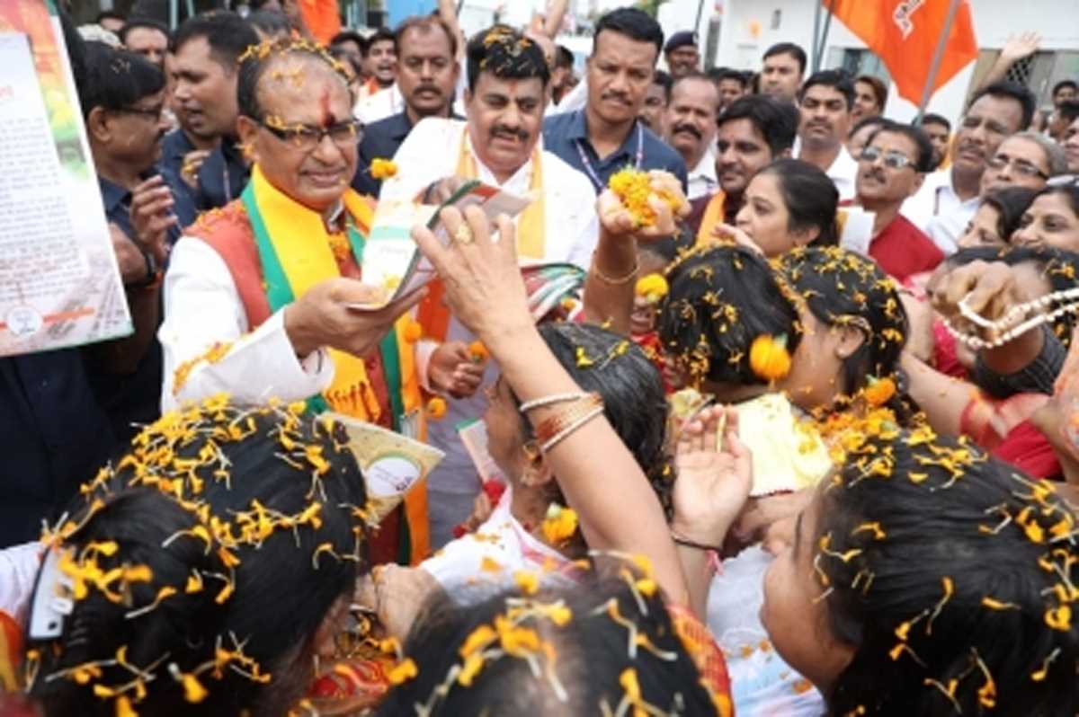 मप्र में भाजपा चुनावी मोड में, नेताओं की घर-घर दस्तक