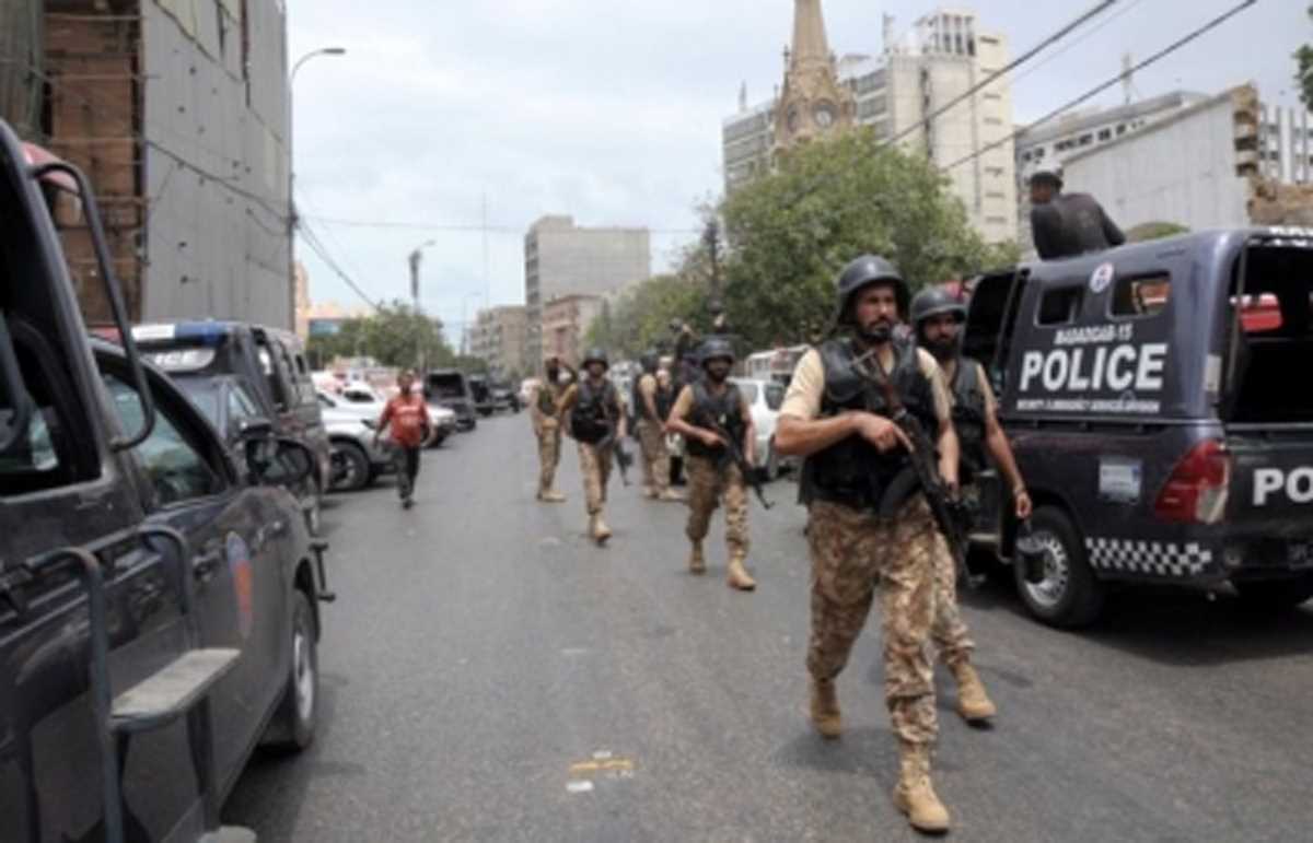 पाकिस्तान में सेना ने किसी राजनीतिक दल के प्रति झुकाव से किया इनकार पाकिस्तान में सेना ने किसी राजनीतिक दल के प्रति झुकाव से किया इनकार