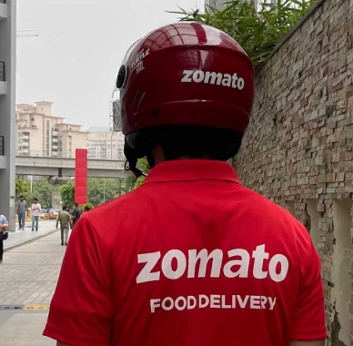 नोएडा में जोमैटो के डिलीवरी बॉय को कार ने कुचला, मौत नोएडा में जोमैटो के डिलीवरी बॉय को कार ने कुचला, मौत