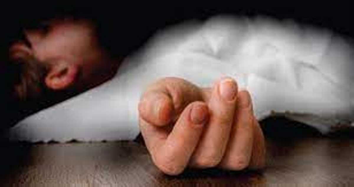 दिल्ली के इंपीरियल क्लब के बेसमेंट में व्यक्ति ने फांसी लगाकर आत्महत्या की