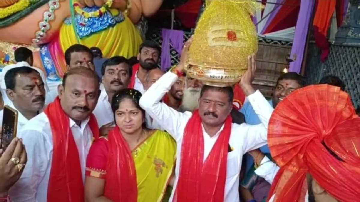 हैदराबाद के लोकप्रिय 21 किलो के बालापुर लड्डू की रिकॉर्ड 27 लाख रुपये में नीलामी