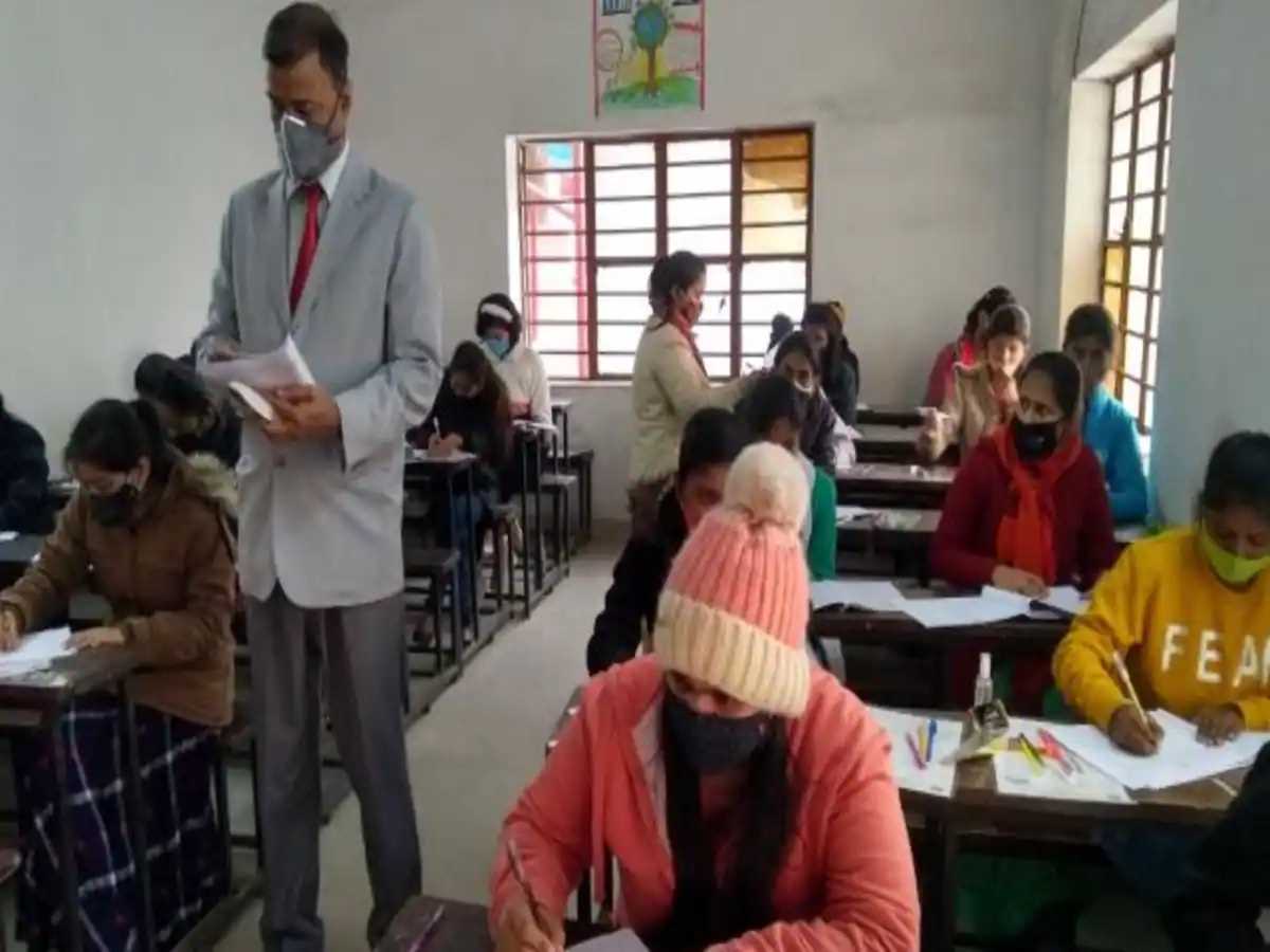 यूपी बोर्ड परीक्षा में अनुचित साधनों की जांच के लिए होंगी सील पैक उत्तर पुस्तिकाएं यूपी बोर्ड परीक्षा में अनुचित साधनों की जांच के लिए होंगी सील पैक उत्तर पुस्तिकाएं