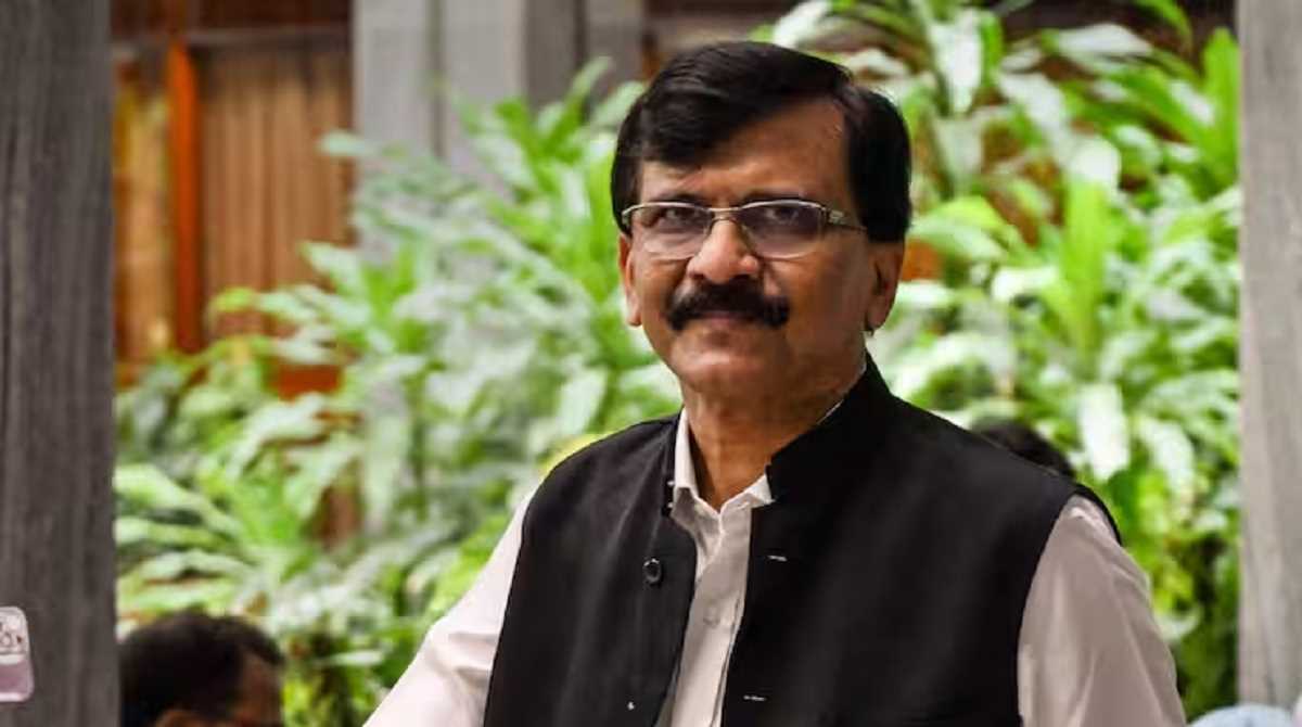 दिल्ली में केजरीवाल ताकतवर, देशद्रोही कहना ठीक नहीं : संजय राउत